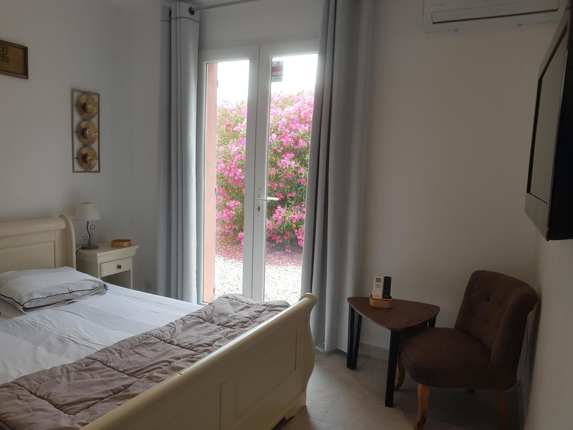 Les Lézards au Soleil Bed and Breakfast Draguignan Eksteriør billede